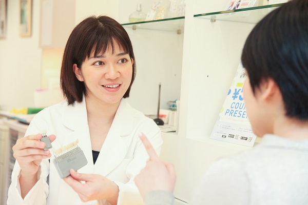 オフィスホワイトニングとホームホワイトニングの違い