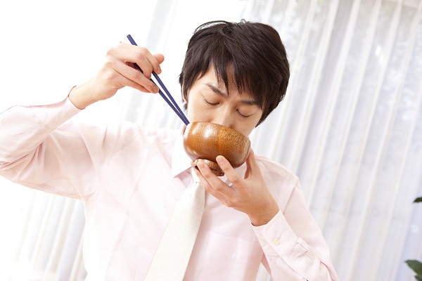 男性のホワイトニングと着色