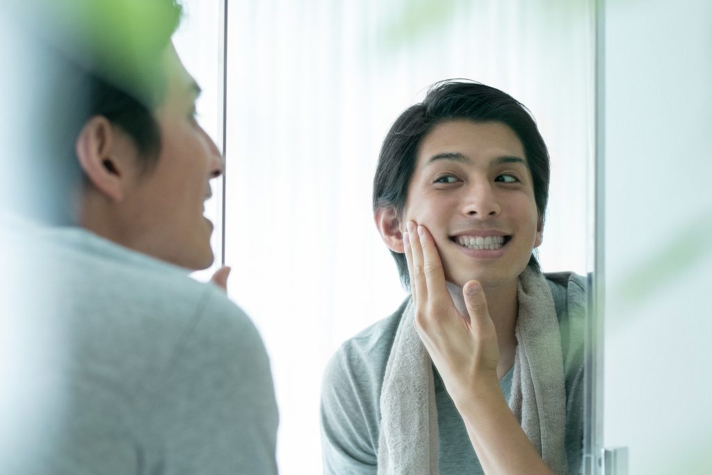 メンズホワイトニングで爽やかな印象に