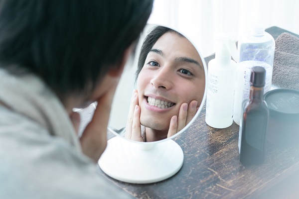 口臭予防にも効果的なメンズホワイトニング